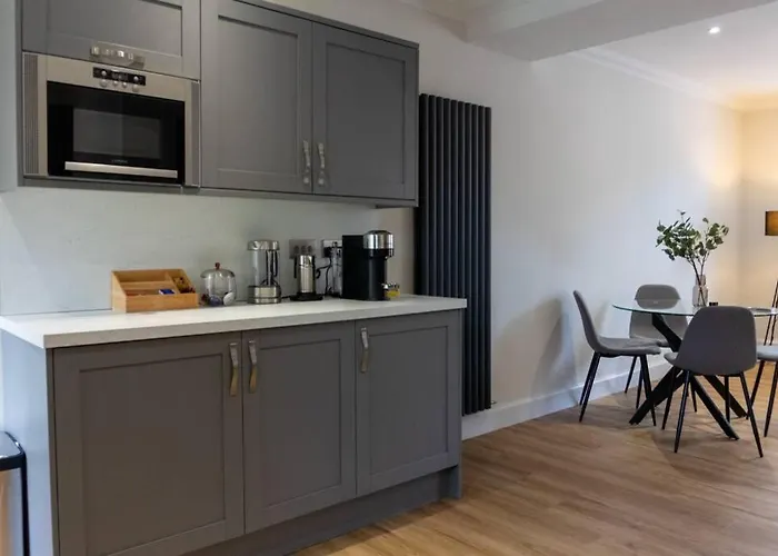 Argyle Square Apartment