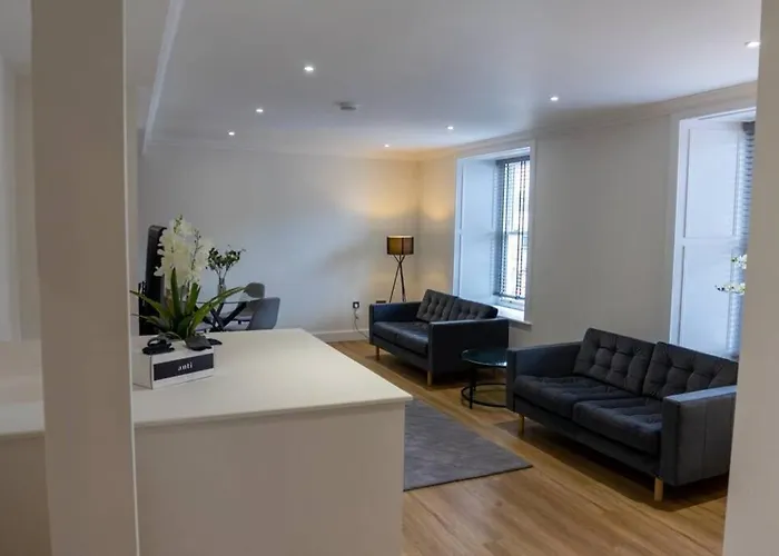 Argyle Square Apartment